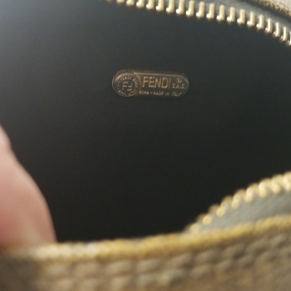 Gorgeous Vintage Fendi Crossbody - Picture 3 of 3